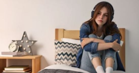 بتتحمل فوق طاقتك وتسكت؟.. 10 علامات تكشف "الطفل السهل" في الكبر