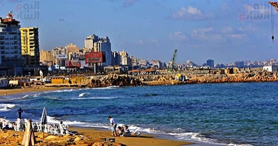 الإسكندرية تحمى شواطئها خلال موسم النوات والأمطار والتغيرات المناخية