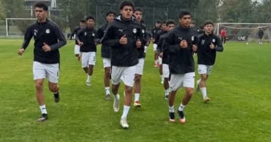 منتخب الناشئين يتدرب تحت الأمطار استعدادًا لمواجهة كندا في كأس الصداقة