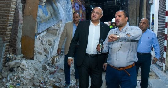 إخلاء عقار بالإسكندرية عقب ظهور ميل والمحافظة تقرر إزالته وإخلاء العقارات المجاورة