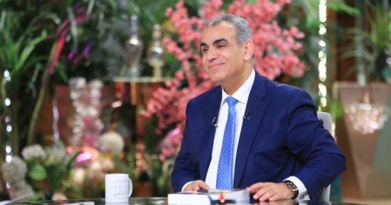 عبد الواحد النبوي: مدارس تحولت لمستشفيات بحرب أكتوبر والمصريين فى الأزمات بلدنا أولا