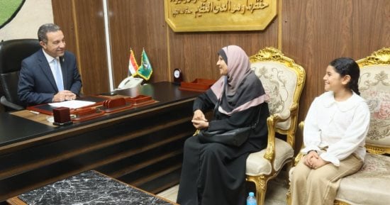محافظ المنوفية يستمع لشكاوى المواطنين ويوجه بالمتابعة الفورية حتى حلها