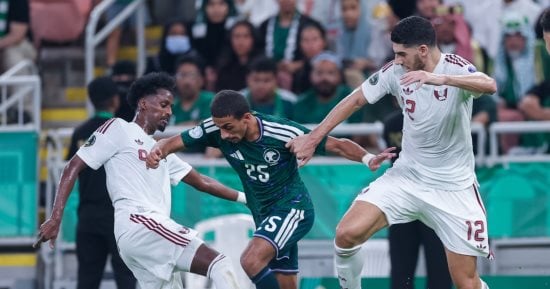 السعودية ضد قطر.. شوط سلبي في نصف نهائي خليجي 27