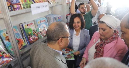هشام عطوة: معرض الكتاب بقصر ثقافة الشلاتين يرسخ دوره فى خدمة أبناء المدينة