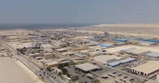 "توفر فرص عمل حقيقية مش فنكوش".. منطقة بياض العرب الصناعية ببنى سويف.. قلعة صناعية فى صعيد مصر تضم 343 مصنعا ومجمعا بـ266 وحدة.. مصانع لإنتاج الأدوية والبنطلونات الجينز تصدر لأوروبا.. صور