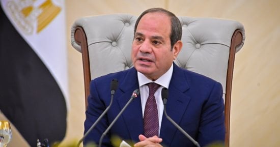 الرئيس السيسى لأسر الشهداء: مصر لن تنسى أبدا أبناءها الأوفياء وستظل ملتزمة بتقديم كل أشكال الدعم لهم
