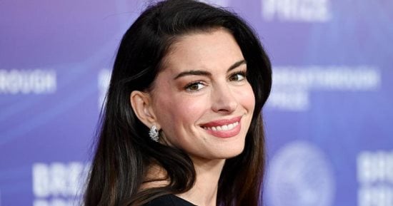 آن هاثاواى بطلة فيلم رواية كولين هوفر تتحدث عن الرسالة والمخطوطة
