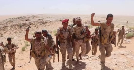 "فجر اليمن" مستمرة لليوم الثانى.. الحوثيون يستهدفون المواقع الحيوية وإخلاء مطار عدن بعد استهداف حوثى.. وتحليق مسيرات فى أجواء العاصمة اليمنية المؤقتة.. والتحالف: اعتراض صاروخين شمال الرياض وخميس مشيط