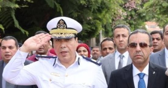 محافظ المنوفية يضع إكليل الزهور على النصب التذكارى لشهداء أكتوبر 