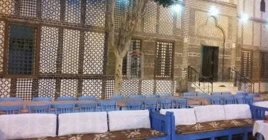 علامات وتاريخ فى غرب الأقصر.. ذكرى مرور 160 عاما على إنشاء ساحة طايع بك فى قرية القبلى قامولا بعهد الخديوى إسماعيل.. الساحة بنيت فى 10 سنوات وأبوابها مفتوحة بالخيرات لجميع الضيوف من الصعيد طوال العام.. صور