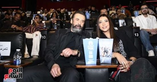 النجوم ونصهم الحلو فى العرض الخاص لفيلم «مطلوب عائليا» لـ كريم عبد العزيز
