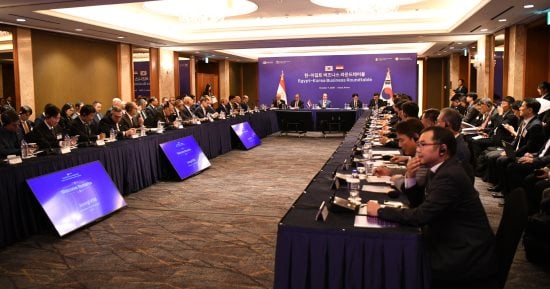 الرئيس السيسى: حريصون على توفير التمويل التنافسى لدعم الشراكات وتذليل العقبات أمام المستثمرين