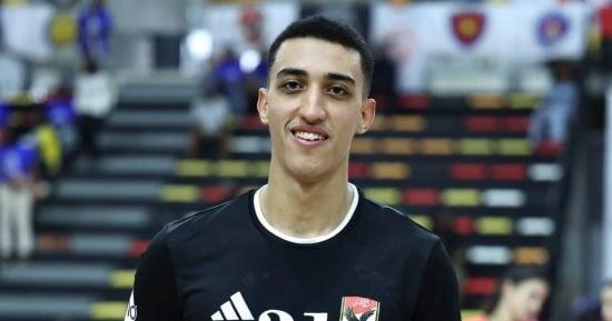 عبد الرحمن نبيل أفضل لاعب في مباراة الأهلى وفلاورز البنينى فى بطولة أفريقيا لليد
