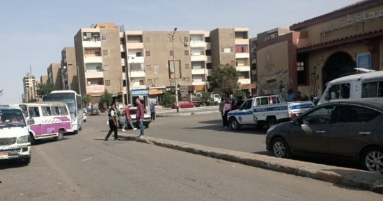 حملات مرورية تضبط 23 مخالفة وتحجز 3 سيارات لخطوط السير بمحيط جامعة قنا