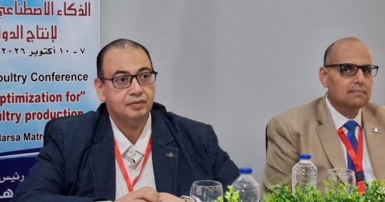 رئيس جامعة كفر الشيخ يقود نقاشا حول مستقبل صناعة الدواجن باستخدام AI