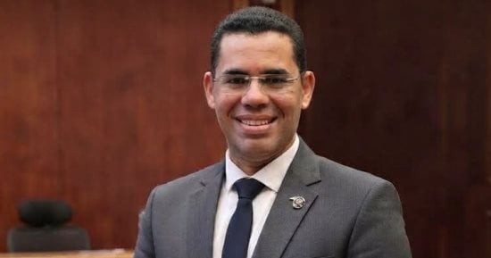 تعيين الدكتور أحمد عبد الجليل مدير الحسين الجامعى عميداً لطب بنين الأزهر 