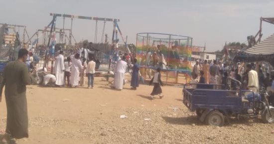 ألعاب شعبية واحتفالات بمضمار سباق الخيول في مرماح فارس بأسوان