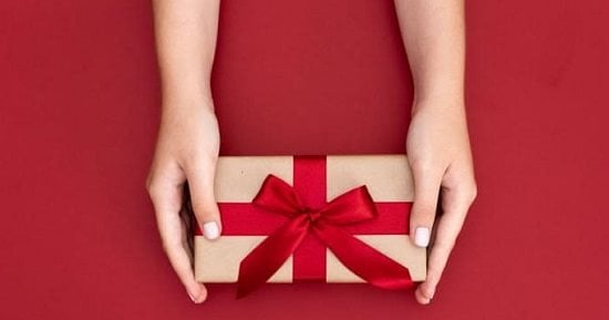5 أبراج مش بتعرف تختار هدية مناسبة.. ماتعتمدش عليهم 