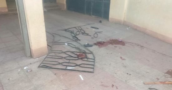 أول صور لحادث سقوط شباك معهد أزهري بـ 3 طلاب من الطابق الرابع بالمحلة
