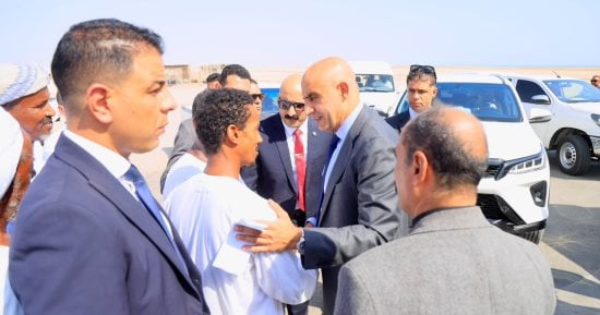 وزير التعليم يتفقد الدراسة بمدارس شلاتين وحلايب ويشيد بمستوى الطلاب