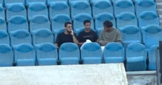 المغربى رضا سليم أول الحاضرين لدعم زملائه فى الأهلى أمام الزمالك بالقمة