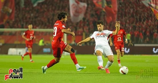 الشوط الأول.. الأهلى يتقدم على الزمالك بهدف محمد هانى.. صور