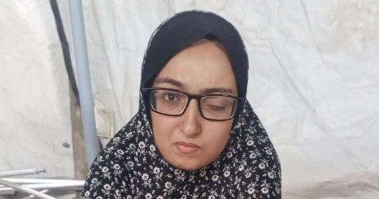 إنصاف الحلبي يتيمة الأب والأم تحارب مرض الأورام منذ طفولتها في غزة.. تواجه فقدان السمع وضعف البصر وآلامًا لا تُحتمل.. تنتظر موافقة السفر للعلاج في مناشدة إنسانية عاجلة لإنقاذ ما تبقى من الأمل وتخفيف سنوات الوجع