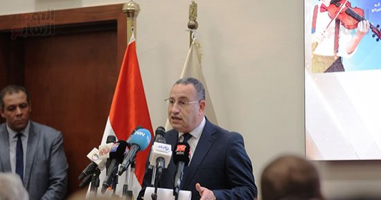 القائم بأعمال وزير الثقافة يعلن تفاصيل الدورة السابعة لجائزة الدولة للمبدع الصغير 2027م.. باب التقدم مفتوح إلكترونياً خلال الفترة من 12 أكتوبر وحتى 31 ديسمبر 2026 فى مجالات الآداب والفنون والإبداع والابتكار