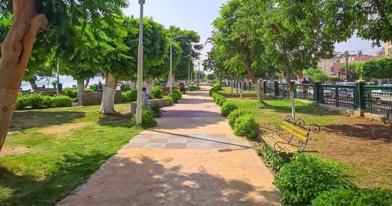 حملات مكثفة لرفع كفاءة كورنيش النيل بالمنيا للحفاظ على المظهر الجمالى