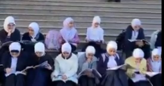 احتجاجات فى أذربيجان بعد قرار حظر الحجاب داخل المؤسسات التعليمية
