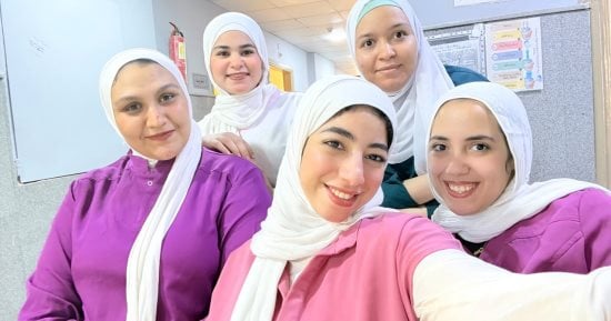 حافظن على 55 ألف جنيه لمريض فاقد الوعى.. موقف إنسانى لممرضات مستشفى الحوامدية