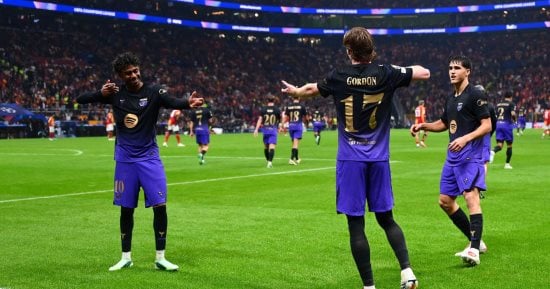 برشلونة يقلب الطاولة على جالاتا سراي ويهزمه برباعية في غياب حمزة عبد الكريم