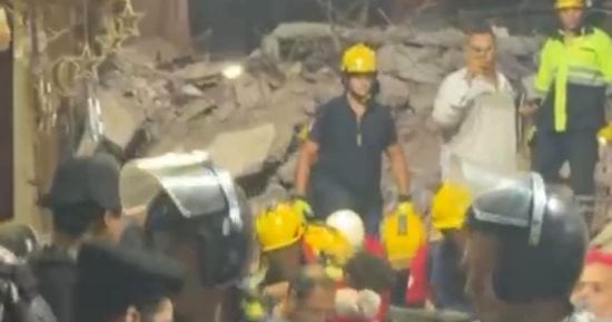 انهيار عقار حدائق القبة.. استخراج جثامين 4 أشخاص ونقل 8 مصابين إلى المستشفى (صور)