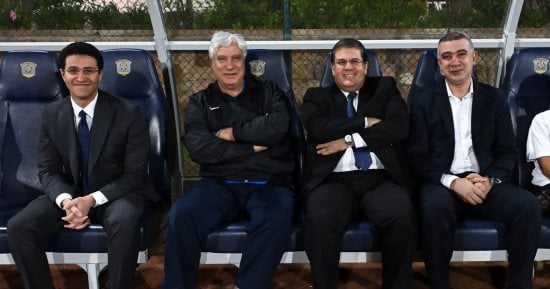 وفد السفارة المصرية يحضر مران الزمالك قبل مواجهة الجيش الرواندي