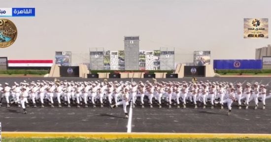 بمقطوعات حماسية.. بدء مراسم حفل تخريج دفعة جديدة بحضور الرئيس السيسي