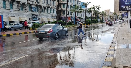 أمطار غزيرة لا تتوقف.. التقلبات الجوية تضرب الإسكندرية.. فيديو