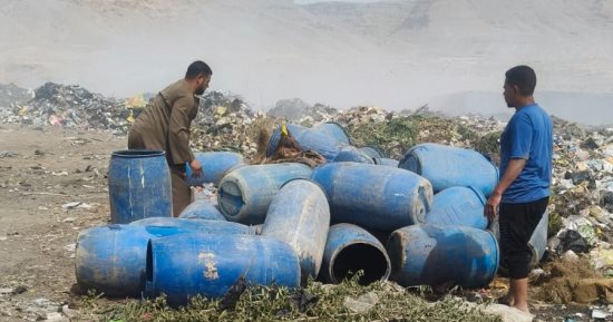 ضبط مصنع مخللات غير مرخص فى أخميم وإعدام 3 أطنان مخلل فاسد