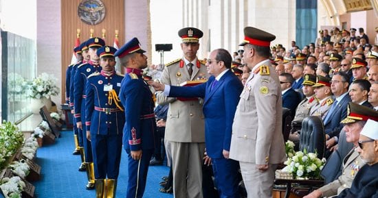 الرئيس السيسي للخريجين: قوة الجيوش لا تقوم بالسلاح وحده بل بالعلم والكفاءة