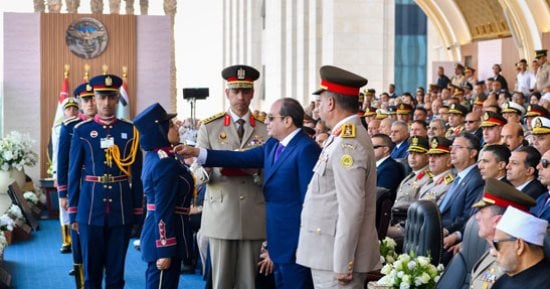 الرئيس السيسى: الدولة حريصة على رعاية أسر شهداء ومصابى القوات المسلحة