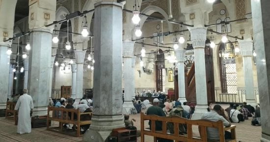 اليوم الثالث لمولد السيد البدوي.. إقبال على زيارة المسجد والضريح.. والزوار: نأتي كل عام من اليوم الأول حتى الليلة الختامية.. محافظ الغربية: نحرص على توفير الأجواء المناسبة لاستقبال الزوار وتكثيف الخدمات
