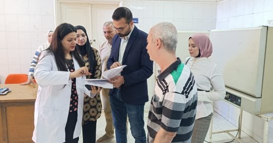 وكيل صحة سوهاج يتفقد المعمل المشترك ويؤكد دوره الحيوى فى دعم المنظومة الصحية