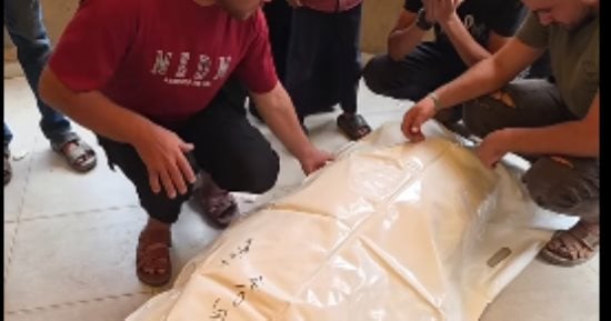 وجدان شراب.. حكاية وجع اجتمع فيه الفقد والموت.. فقدت أمها وأباها وزوجها خلال الحرب.. غادرت الحياة شهيدة برصاصة طائشة من جيش الاحتلال وسط خان يونس.. ورحلت بعدما سلبت الأيام أقرب الناس إلى قلبها