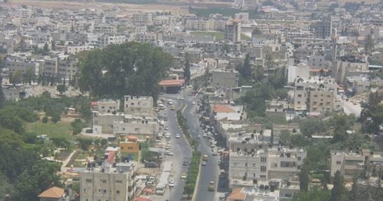 الاحتلال يقتحم عدة أحياء فى مدينة جنين ويجرى تحقيقا ميدانيا مع عشرات الفلسطينيين
