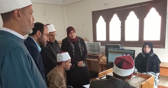 رئيس منطقة الإسماعيلية الأزهرية يتابع الاختبارات الشفوية لطلاب معاهد القراءات