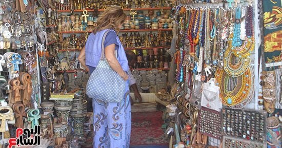 قبل مشهد تعامد الشمس.. انتعاشة سياحية فى بازارات أبو سمبل 