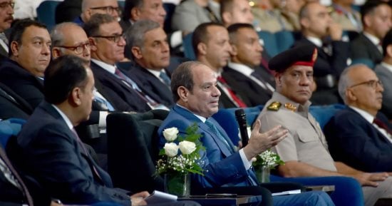 فخامة الرئيس السيسى يوجه رسائل حاسمة من جلسة أمن الوطن والمواطن: الجهد العسكري المصرى للدفاع عن السعودية وليس هجوما على اليمن.. المخاطر التي تواجه الدولة لا تقتصر على سد إثيوبيا.. يجب أن يكون الرأي العام صلبا