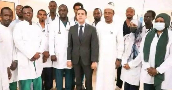 دعمًا للمنظومات الصحية الأفريقية.. مصر تقدم أجهزة ومستلزمات غسيل كلوي إلى تشاد