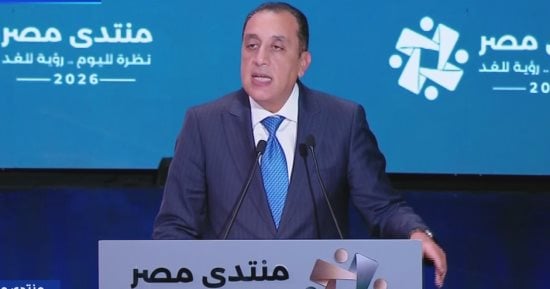 رئيس الوزراء يتأثر خلال كشف تفاصيل موقف إنساني مع طفل من سكان الأسمرات