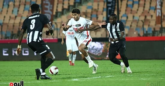 الزمالك ينهى الشوط الأول متقدما على الجيش الرواندى بهدف أحمد شريف.. صور