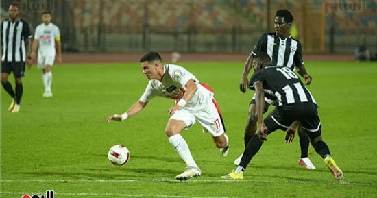75 دقيقة.. الزمالك يواصل الحفاظ على تقدمه أمام الجيش الرواندي.. صور